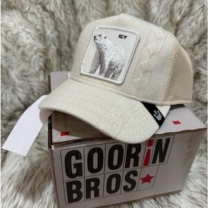 Goorin Bros  sku: 101-001-WHILE-O/S  “North South” Icy